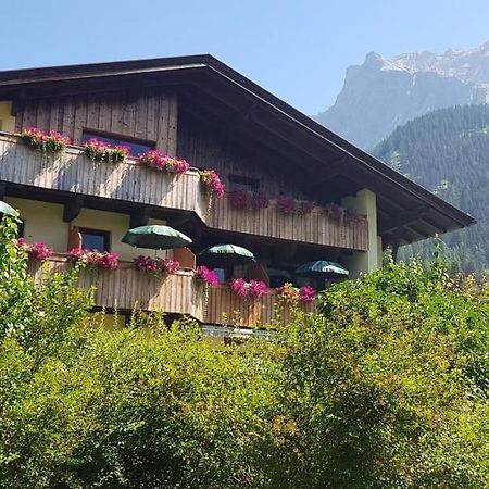 Gaestehaus Schoeneweiss Ehrwald Kültér fotó
