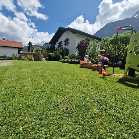 Gaestehaus Schoeneweiss Ehrwald Kültér fotó