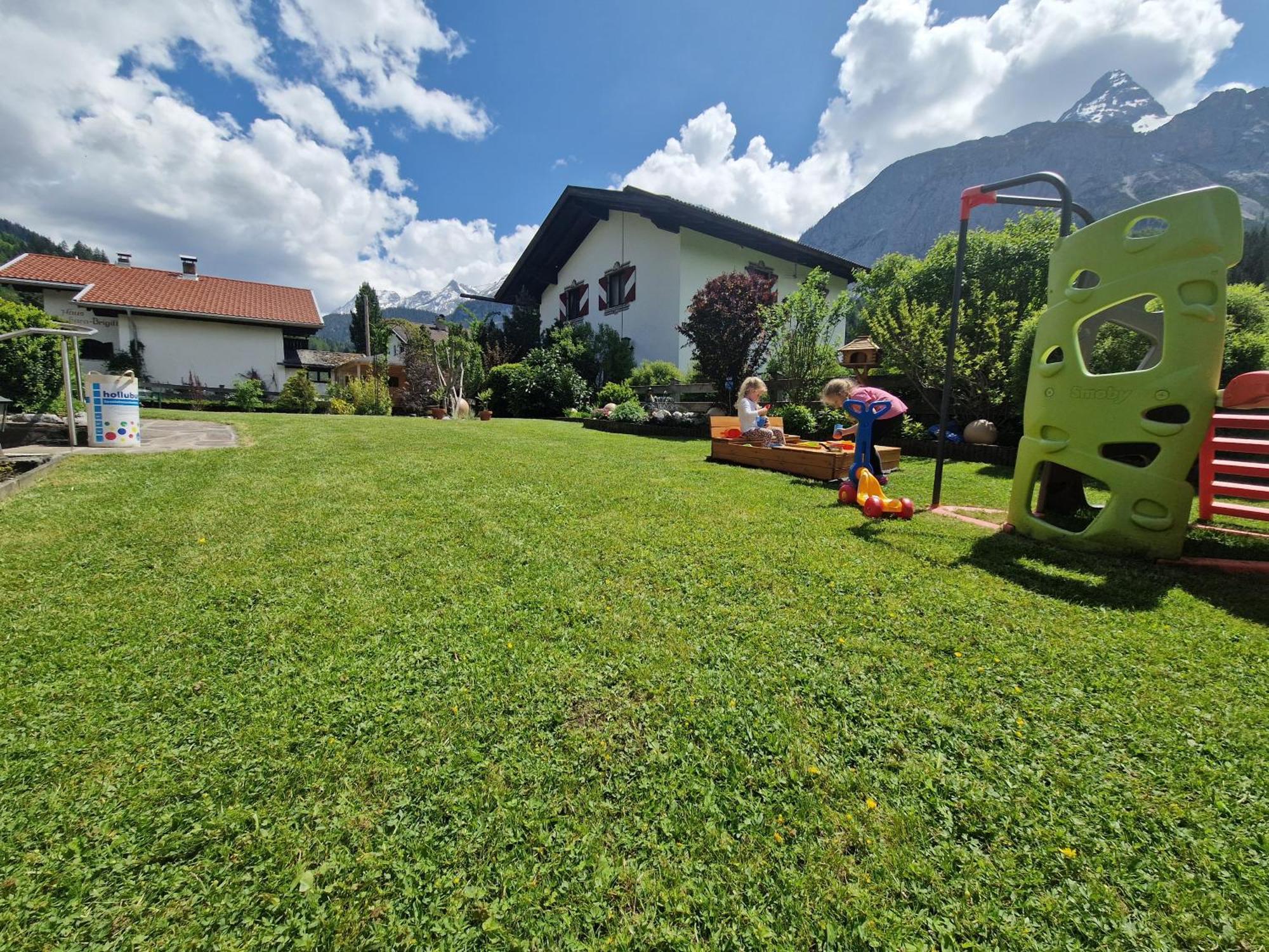Gaestehaus Schoeneweiss Ehrwald Kültér fotó
